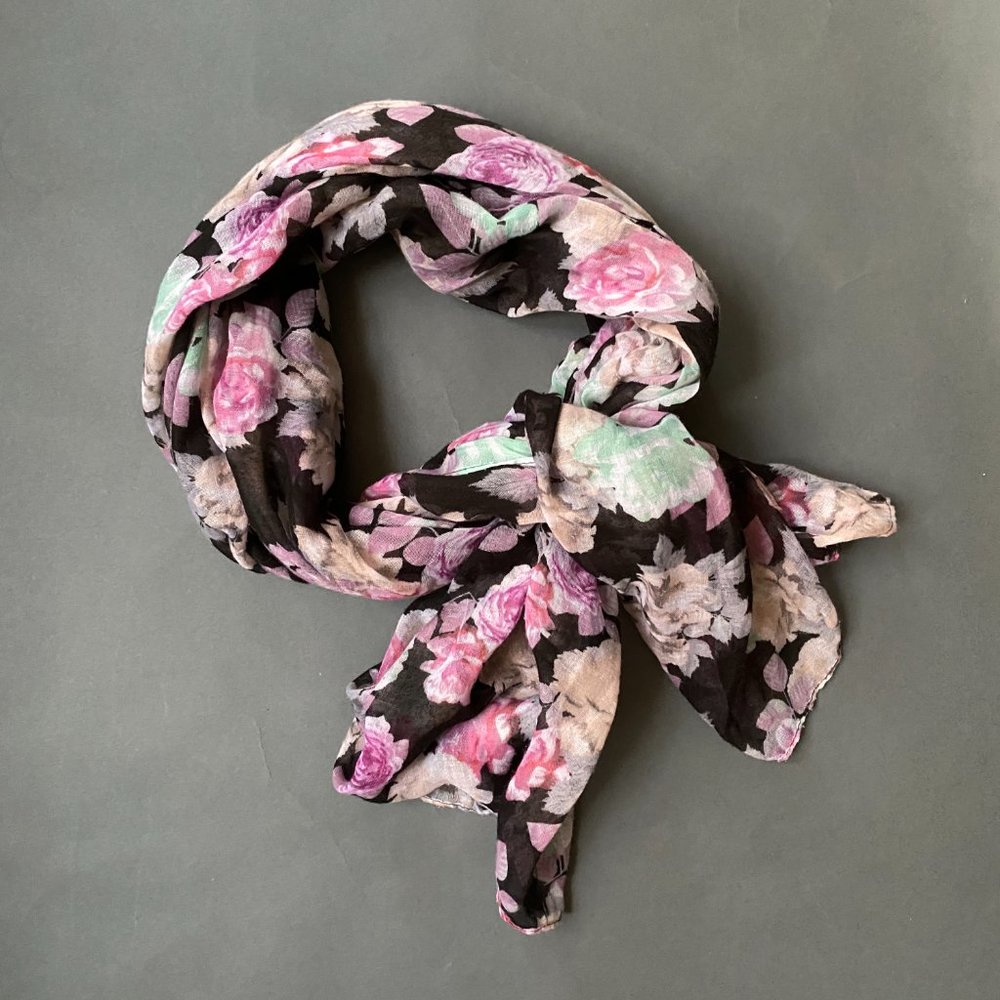Black and floral divided h&m scarf